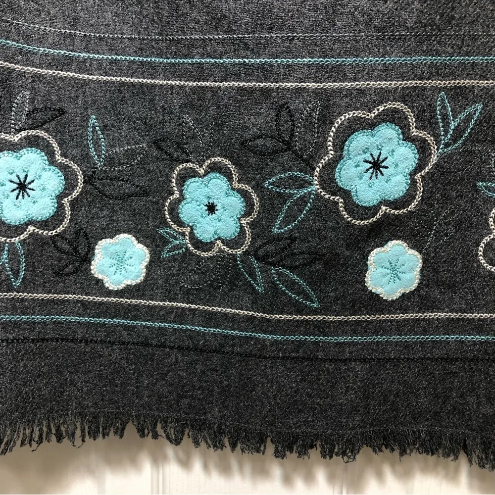 Dress barn Wool Blend Embroidered Flower Patch Fringe Zipper Grey Pencil Skirt 6